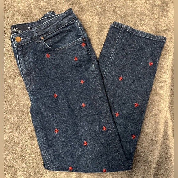 Boden Cavendish Girlfriend Jeans with Red Embroidered Flowers 🌺 Sz: 8P - Picture 2 of 11